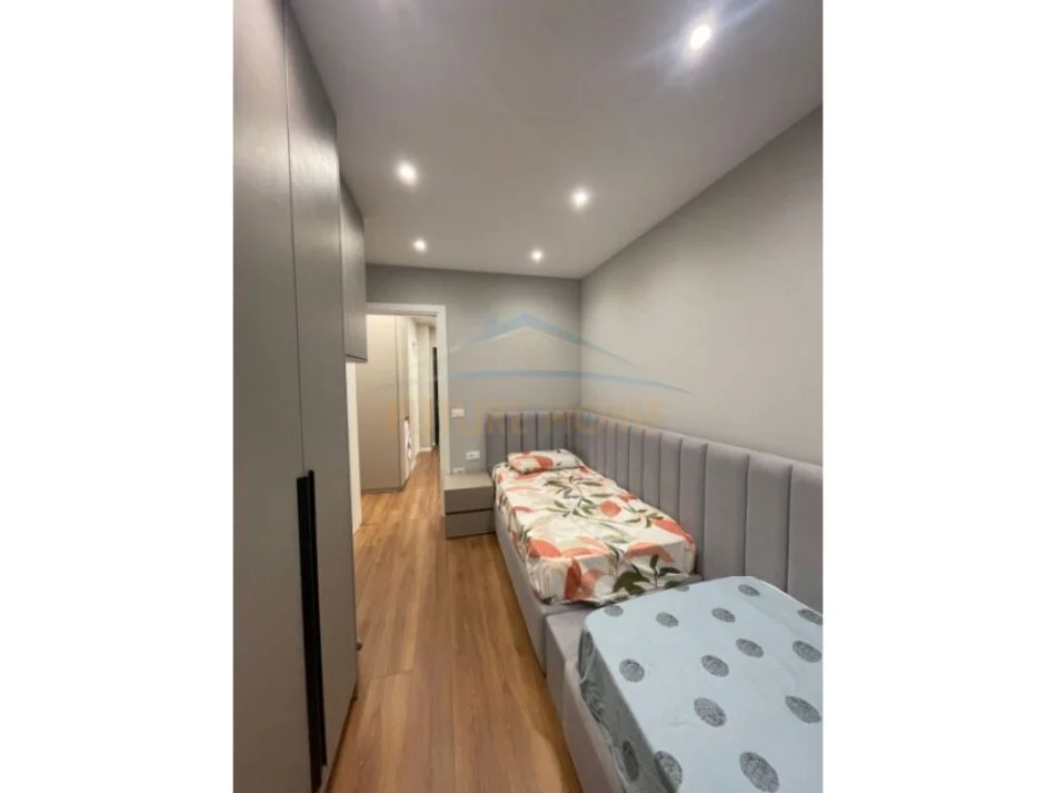 Tirane, jepet me qera 2+1+Ballkon Kati 6, 93 m² 1.100 € (Kodra e Djellit)