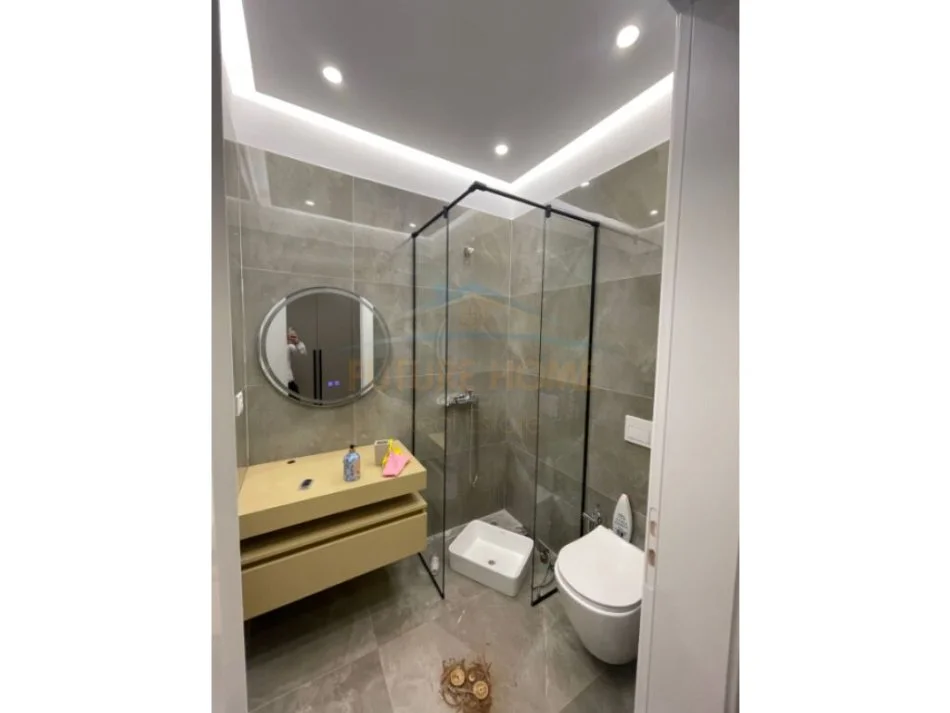 Tirane, jepet me qera 2+1+Ballkon Kati 6, 93 m² 1.100 € (Kodra e Djellit)