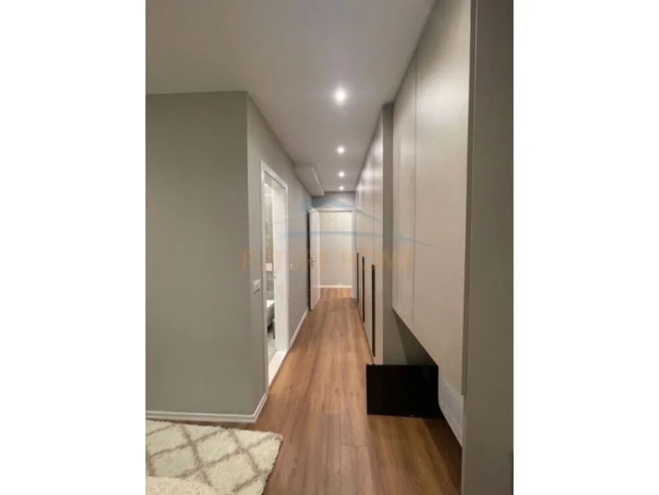 Tirane, jepet me qera 2+1+Ballkon Kati 6, 93 m² 1.100 € (Kodra e Djellit)