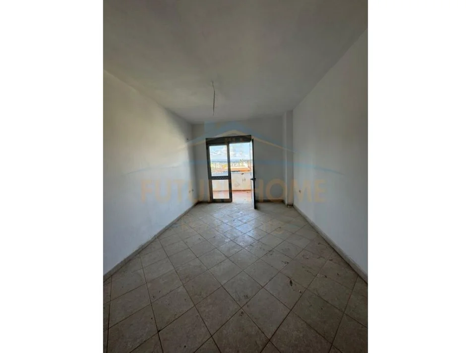 Tirane, shitet apartament 1+1+Ballkon , 57 m² 53.000 € tek Fresku (rruga e Thesarit)