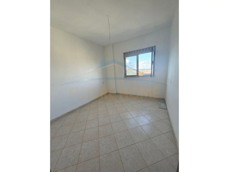 Tirane, shitet apartament 1+1+Ballkon , 57 m² 53.000 € tek Fresku (rruga e Thesarit)