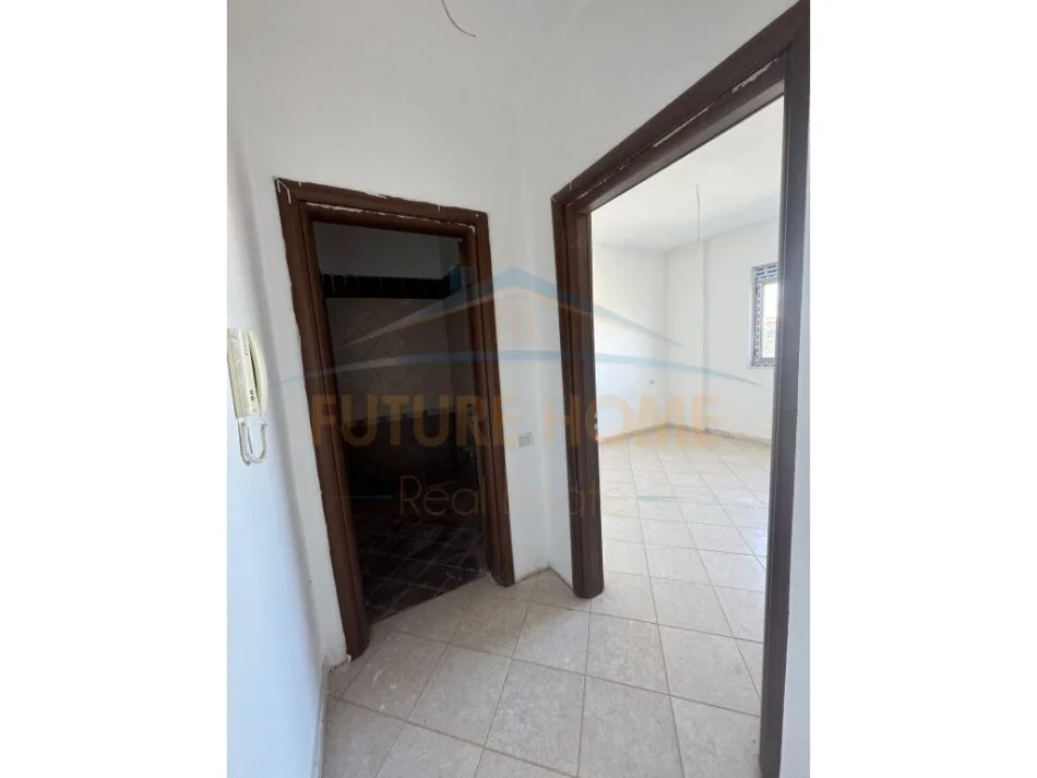 Tirane, shitet apartament 1+1 Kati 6, 57 m² 50.000 € (Fresku)