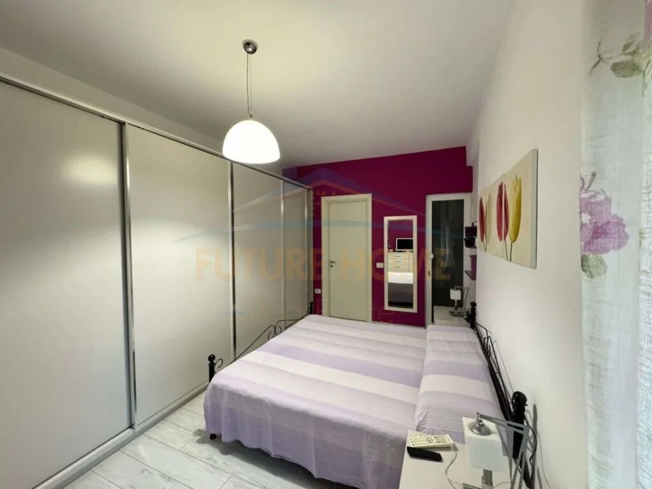 Tirane, shitet apartament 2+1+Ballkon Kati 2, 93 m² 125.000 € (Yzberisht)