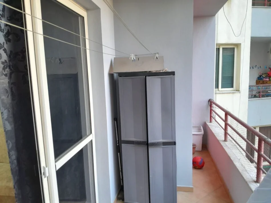 Tirane, jepet me qera apartament 2+1 Kati 4, 96 m² 400 € (ASTIR)