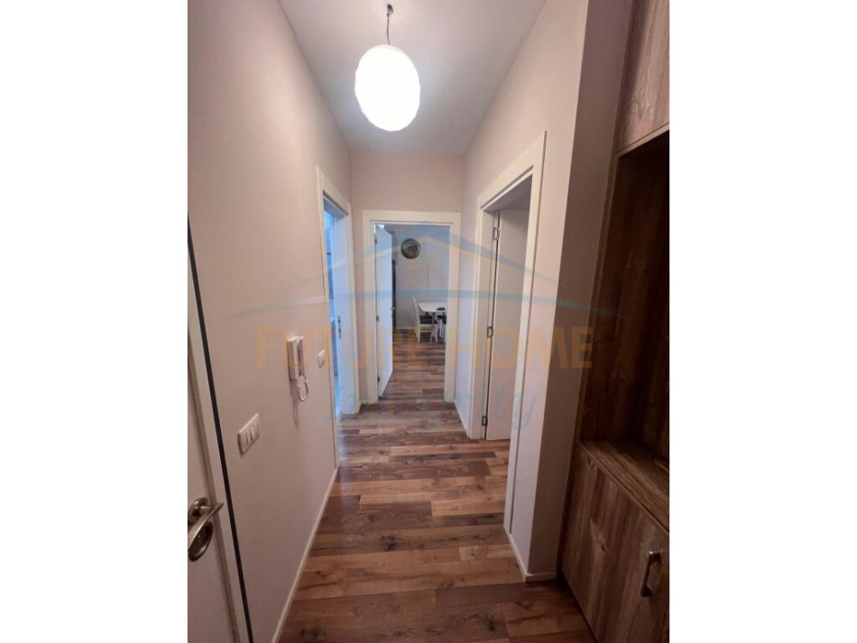 Tirane, jepet me qera apartament 1+1 Kati 4, 70 m² 600 € (Dritan Hoxha)