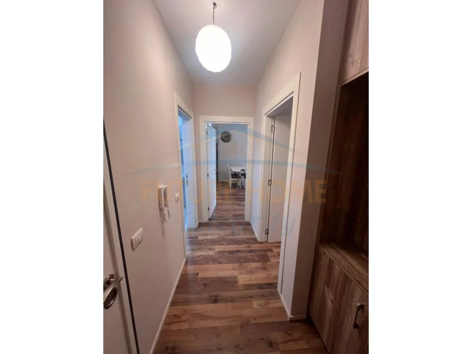 Tirane, jepet me qera apartament 1+1+Ballkon Kati 4, 70 m² 600 € (dritan hoxha)