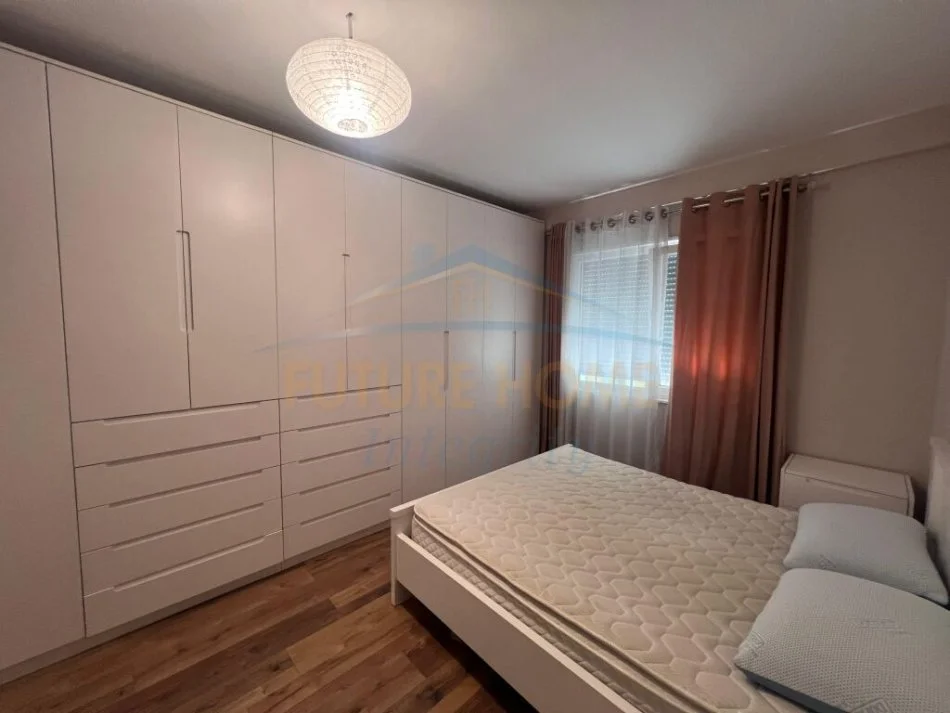 Tirane, jepet me qera apartament 1+1+Ballkon Kati 4, 70 m² 600 € (Rruga Dritan Hoxha)