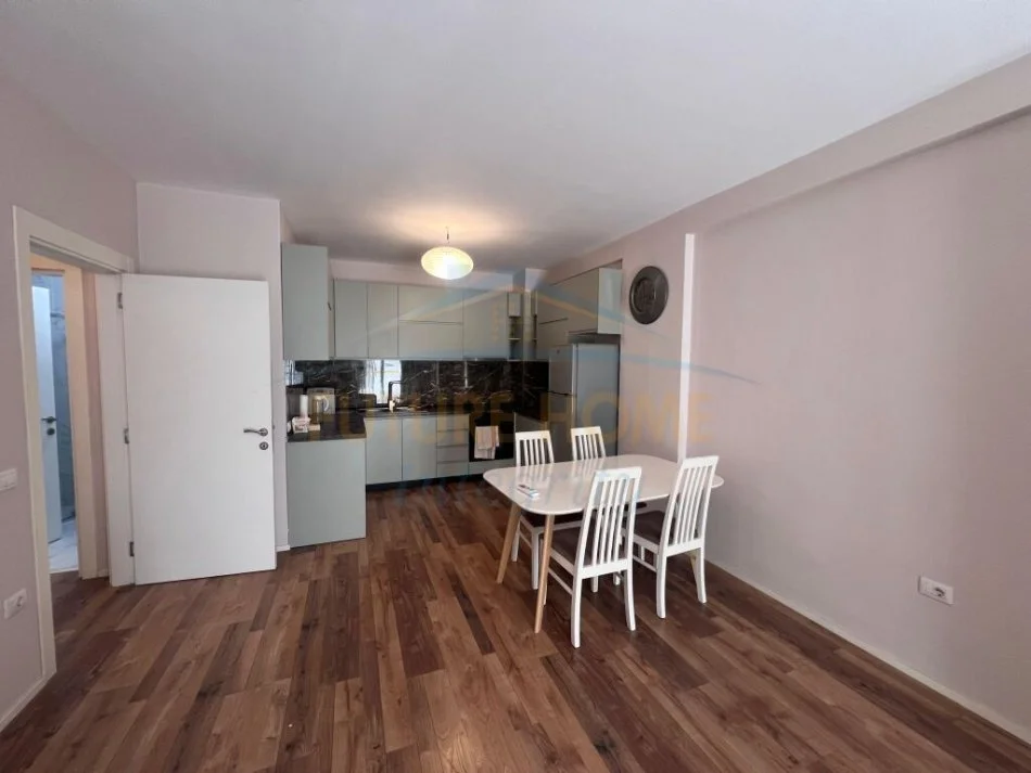 Tirane, jepet me qera apartament 1+1 Kati 4, 70 m² 600 € (RRUGA DRITAN HOXHA)