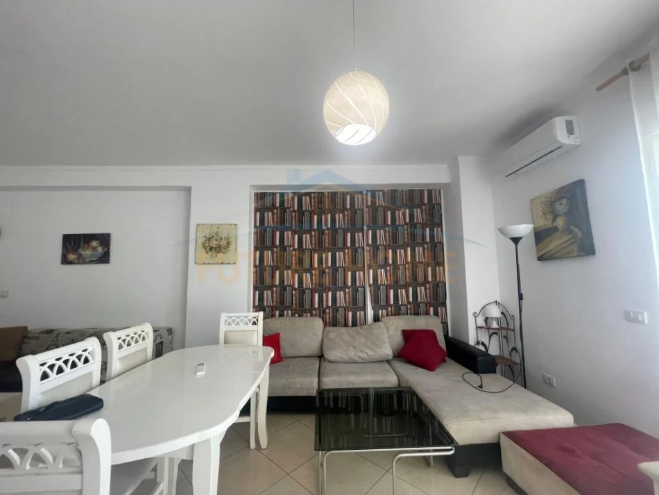 Durres, jepet me qera apartament 2+1 Kati 4, 110 m² 550 € (VOLLGA DURRES)