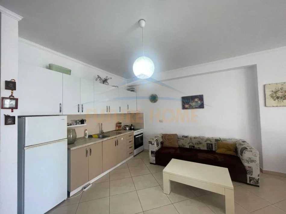 Durres, jepet me qera apartament 2+1 Kati 4, 110 m² 550 € (VOLLGA DURRES)