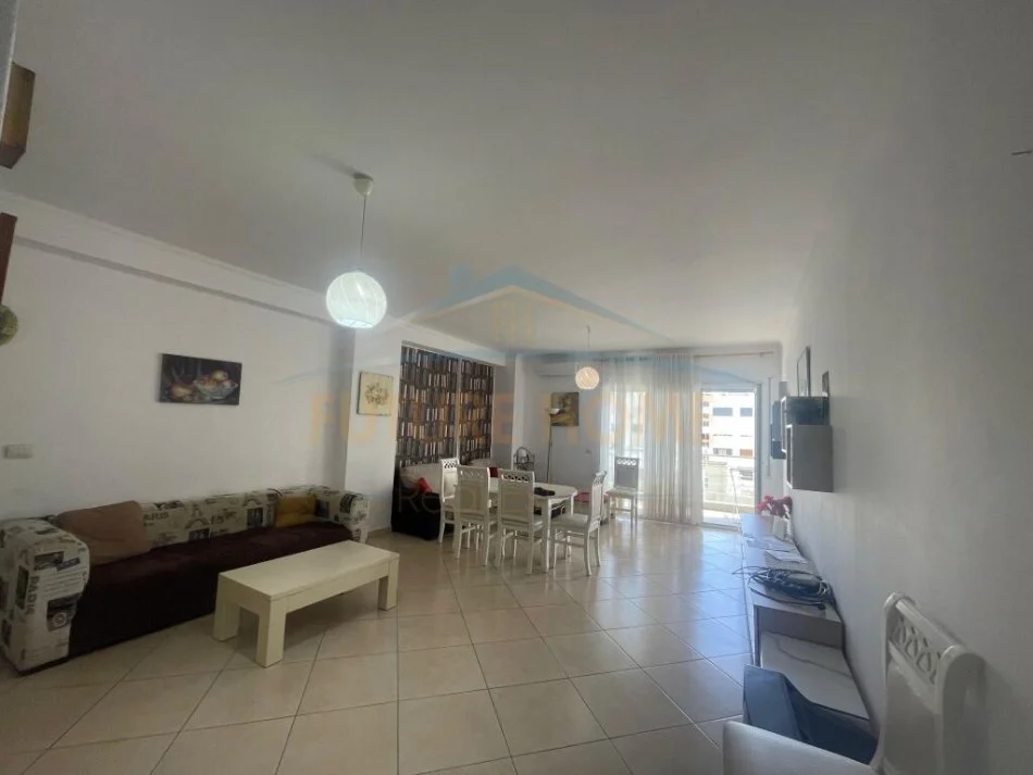 Durres, jepet me qera apartament 2+1 Kati 4, 110 m² 550 € (VOLLGA DURRES)