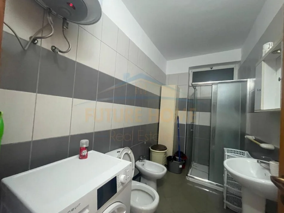 Durres, jepet me qera apartament 2+1 Kati 4, 110 m² 550 € (VOLLGA DURRES)