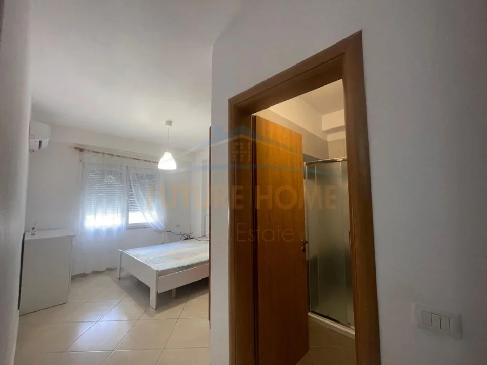 Durres, jepet me qera apartament 2+1+Ballkon Kati 4, 110 m² 600 € (Vollga,Durres)