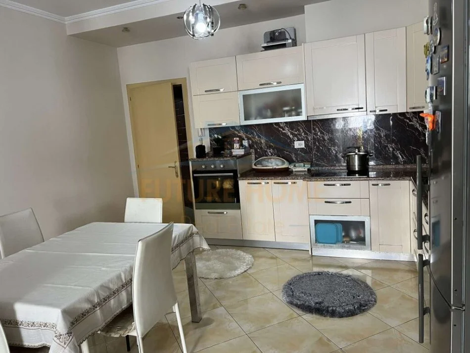 Tirane, shitet apartament 2+1 Kati 5, 99 m² 132,000 € (YZBERISHT