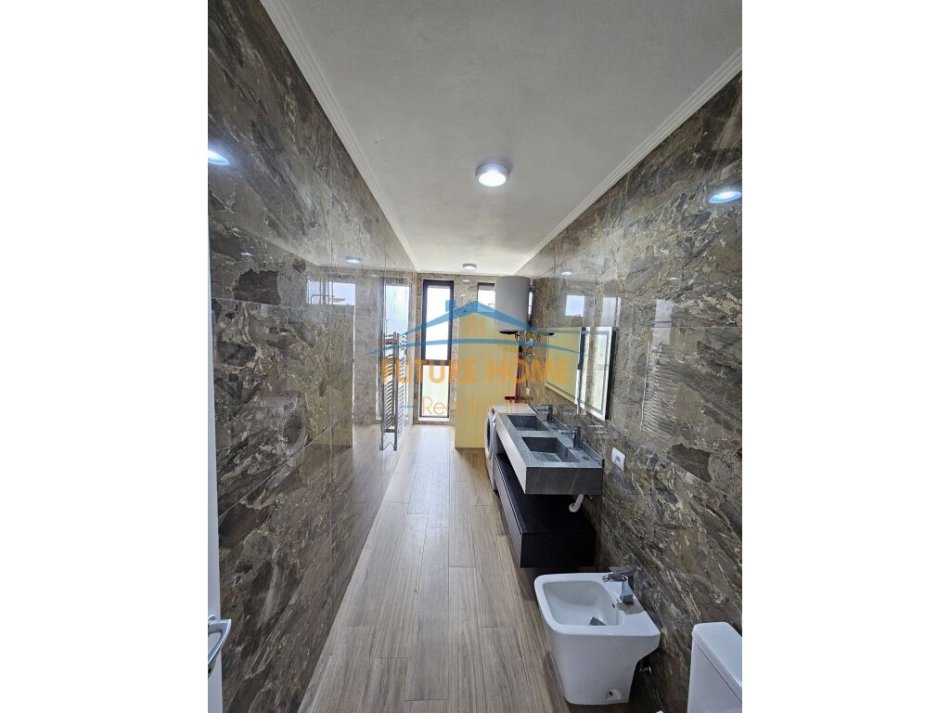 Tirane, shitet apartament 2+1 Kati 2, 124 m² 240.000 € (LIQENI I THATE)