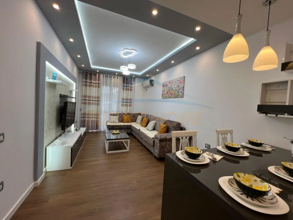 Tirane, shitet apartament 2+1+Aneks+Ballkon Kati 1, 94 m² 145.000 € (3 Deshmoret)