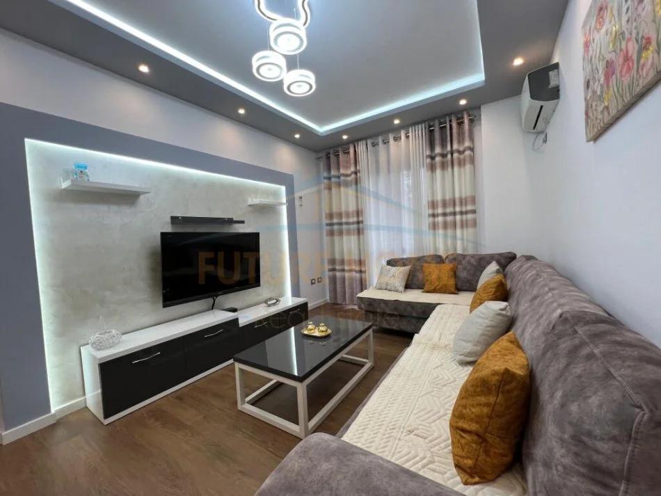 Tirane, shitet apartament+verande | Penthouse 2+1+Aneks+Ballkon Kati 1, 94 m² 145.000 € (Unaza e Re)