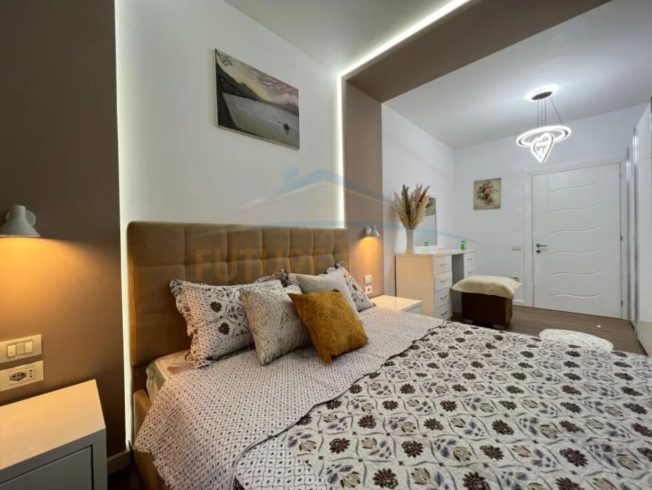 Tirane, shitet apartament 2+1+Ballkon Kati 1, 94 m² 145.000 € (yzberisht)