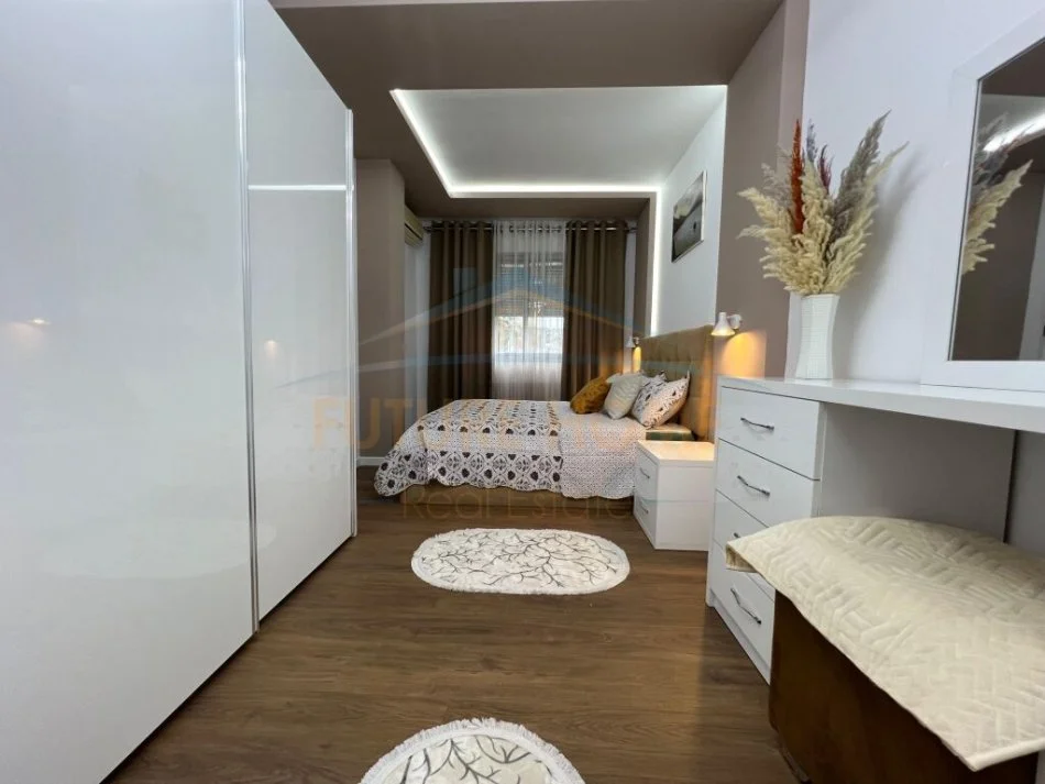 Tirane, shitet apartament+verande | Penthouse 2+1+Aneks+Ballkon Kati 1, 94 m² 145.000 € (Unaza e Re)