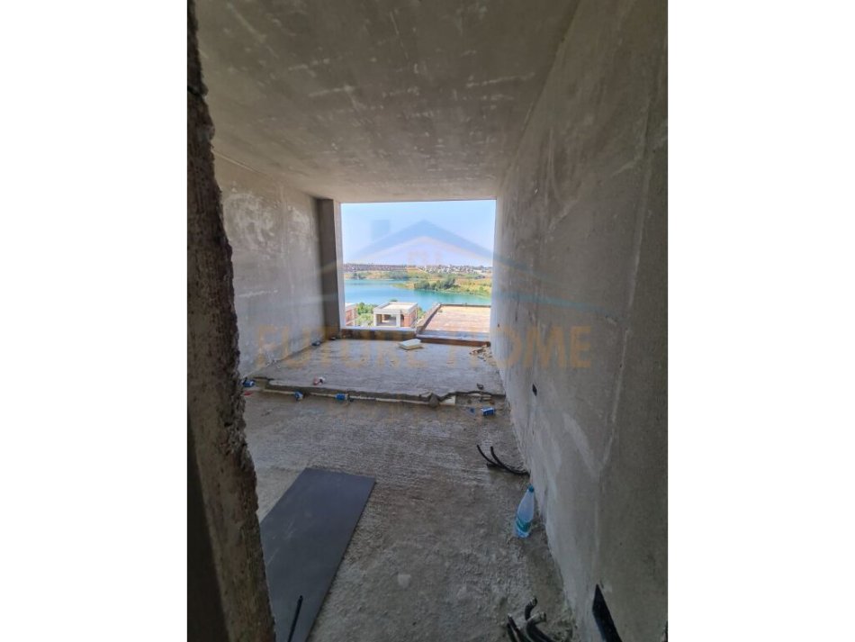 Tirane, shitet Vile 2+1+Aneks+Ballkon Kati 0, 285 m² 570.000 € (Farke)