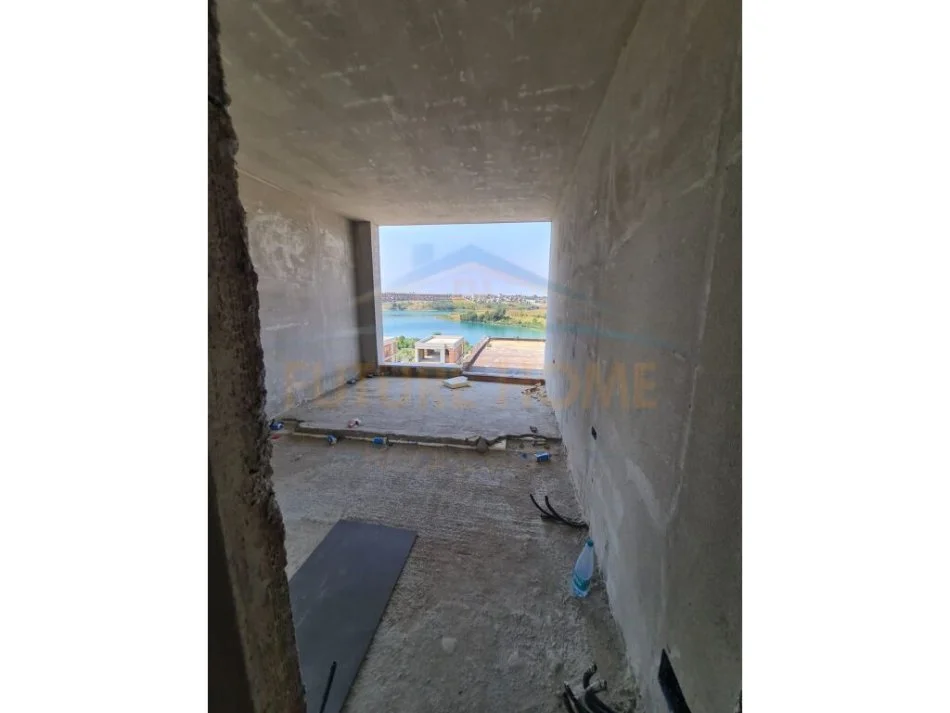 Tirane, shitet Vile 2+1+Aneks+Ballkon Kati 0, 285 m² 570.000 € (Farke)