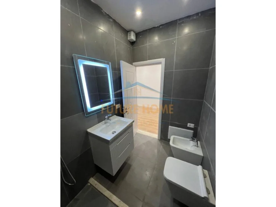 Tirane, shitet apartament 2+1+Aneks+Ballkon Kati 3, 77 m² 149.000 € (BRRYLI)