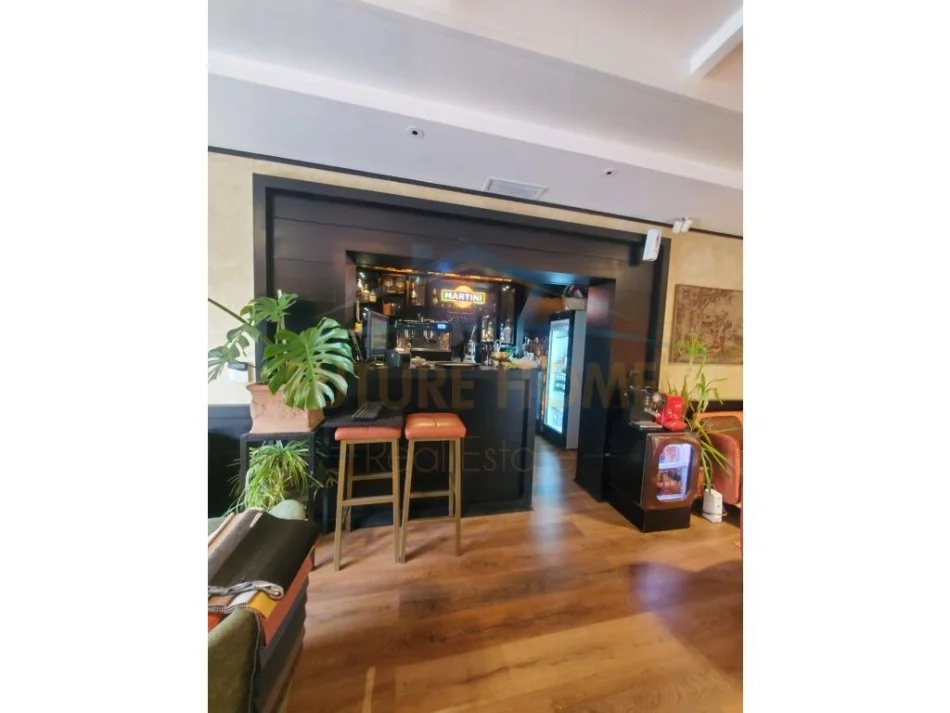 Tirane, jepet me qera ambjent biznesi Kati 0, 120 m² 500 € 