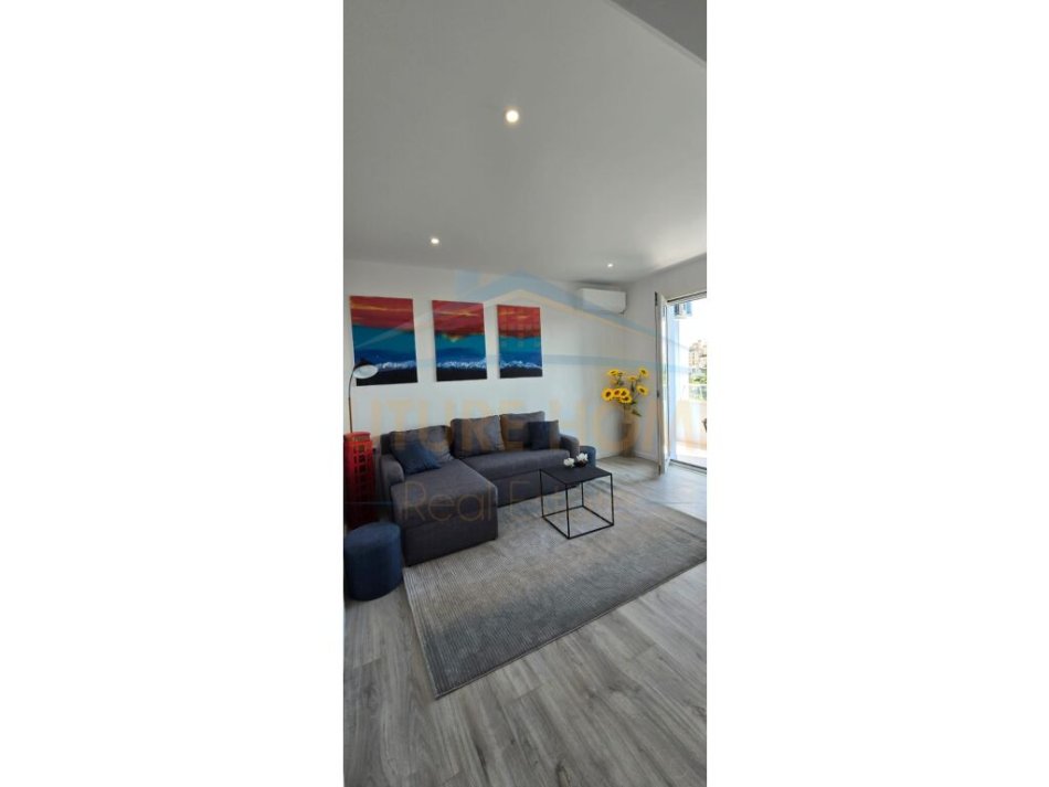 Durres, shitet apartament 1+1 Kati 3, 56 m²95.000€ (Prane Muzeumit, Durres)