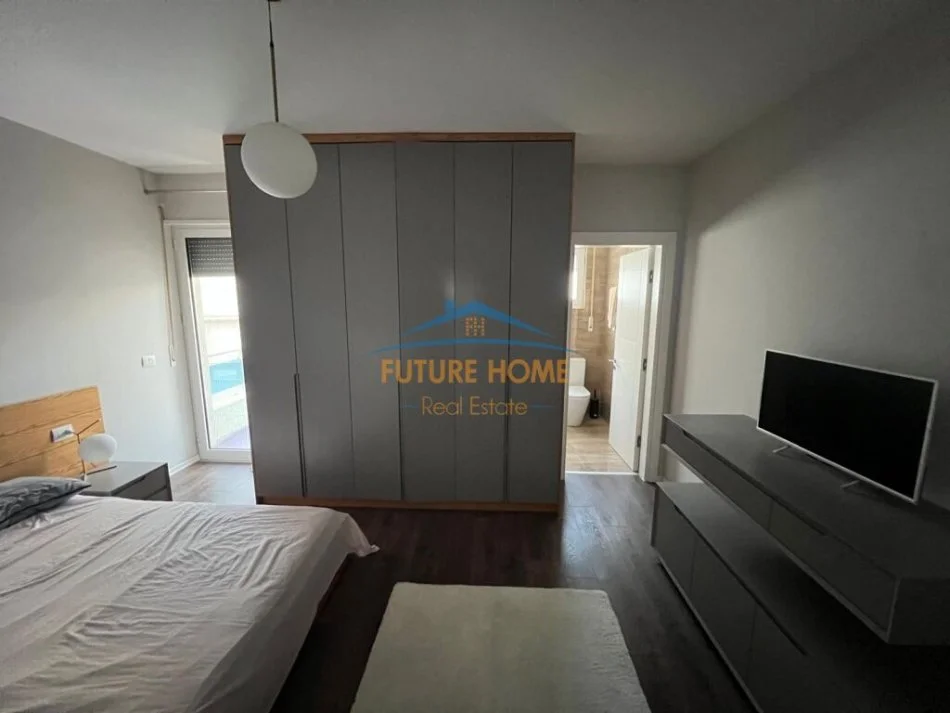 Tirane, jap me qera apartament 2+1 Kati 4, 100 m² 700 € (Rruga Kroit)