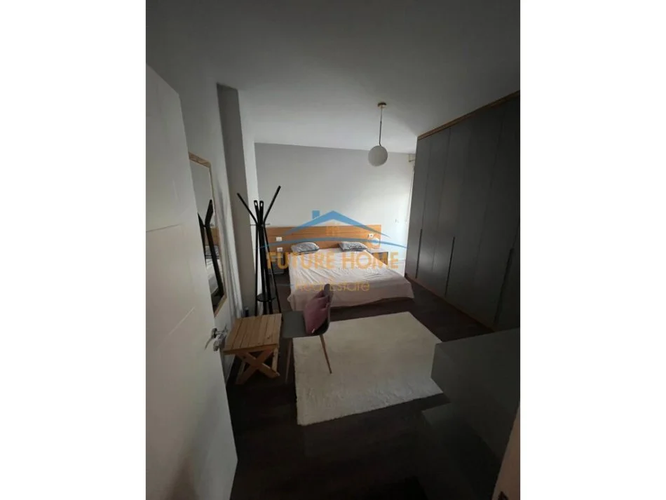 Tirane, jap me qera apartament 2+1 Kati 4, 100 m² 700 € (Rruga Kroit)