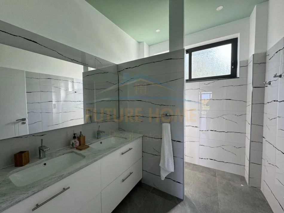 Tirane, jepet me qera apartament duplex 2+1+Aneks+Ballkon Kati 2, 160 m² 450 € 