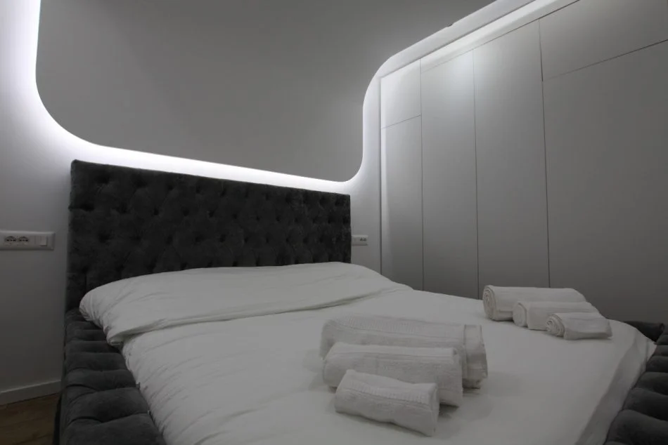 Tirane, jepet me qera garsonier Kati 1, 35 m² 550 € (Kryqzimi 21 Dhjetorit ,Vodafone)