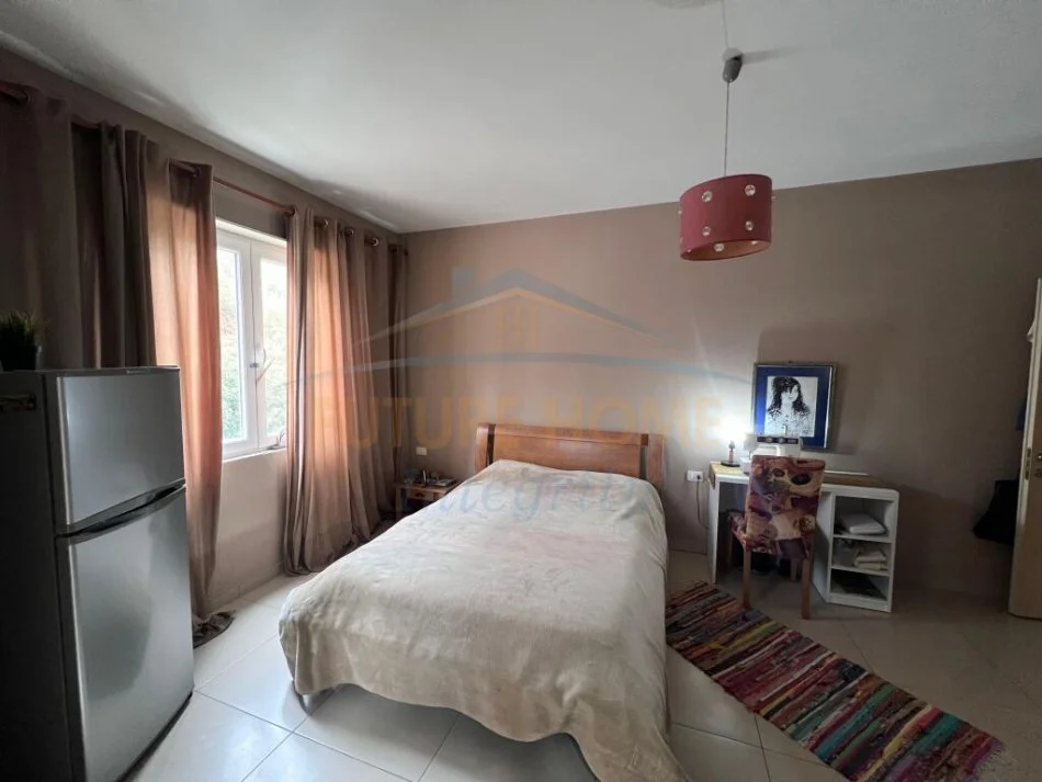 Tirane, shitet apartament 2+1 Kati 2, 116 m² 180.000 € (Kopshti Botanik)