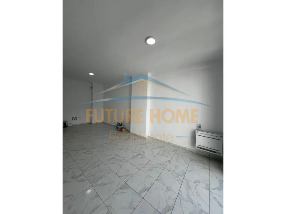 Tirane, shitet apartament 3+1+Aneks+Ballkon Kati 2, 111 m² 222.000 € 