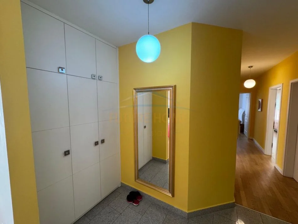 Tirane, jepet me qera 3+1+Ballkon Kati 2, 186 m² 1.800 € (sauk)