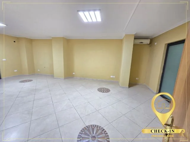 Tirane, jepet me qera zyre Kati 2, 160 m² 1.250 € (Sheshi Skenderbej)