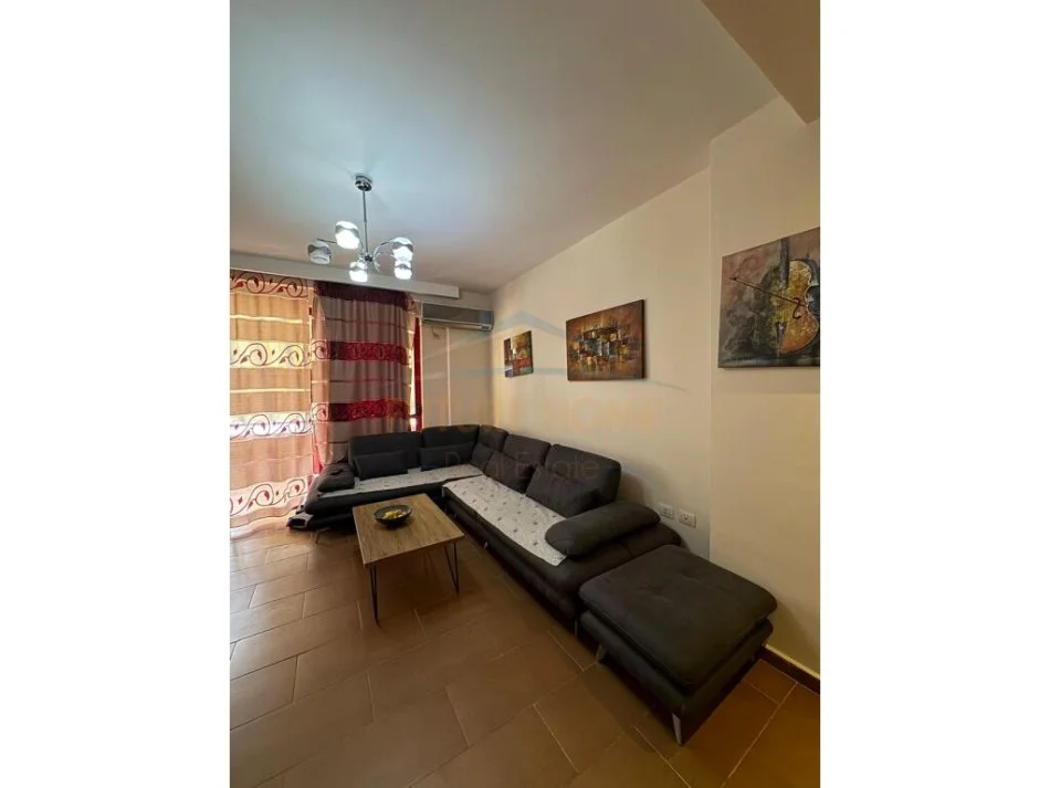 Tirane, jepet me qera apartament 2+1 Kati 4, 118 m² 700 € (DON BOSKO)