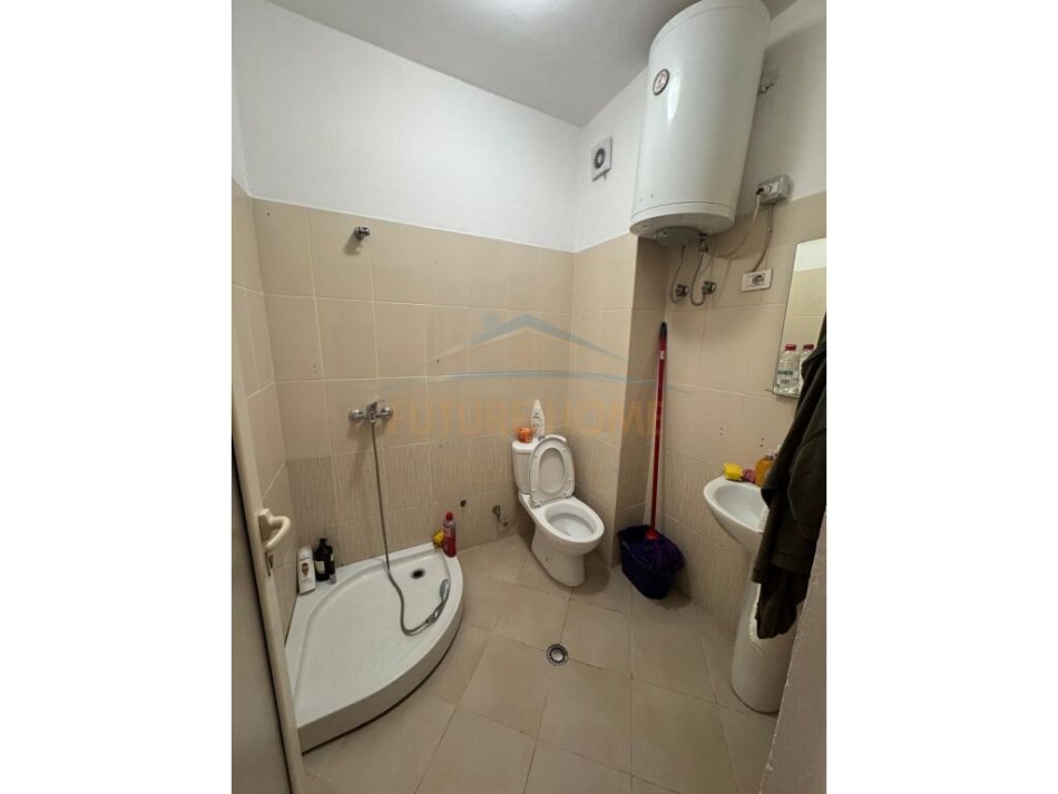 Tirane, jepet me qera apartament 2+1 Kati 4, 118 m² 700 € 
