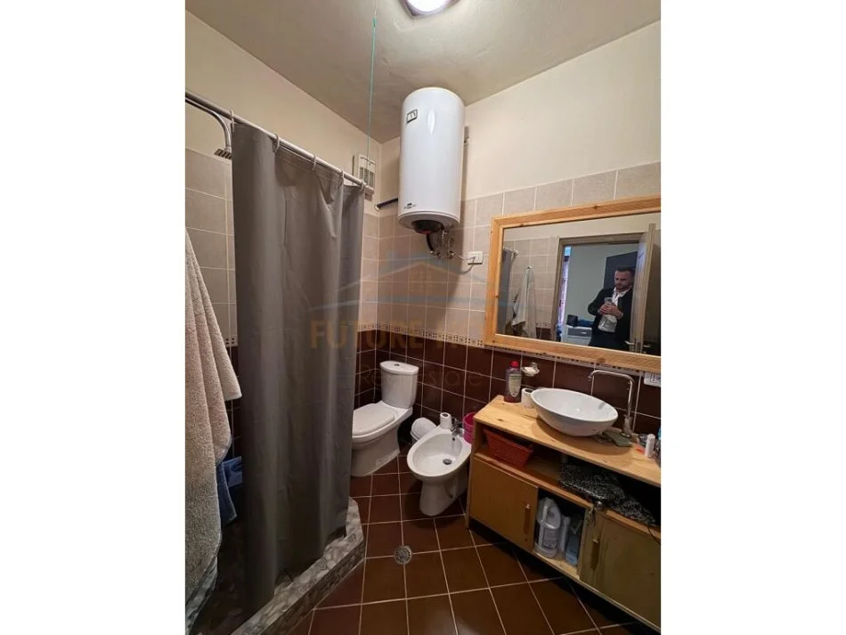 Tirane, jepet me qera apartament 2+1 Kati 4, 118 m² 700 € (DON BOSKO)