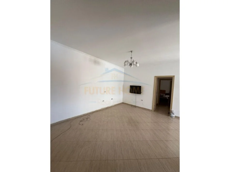 Tirane, shitet apartament 2+1+Aneks+Ballkon Kati 4, 105 m² 200.000 € 