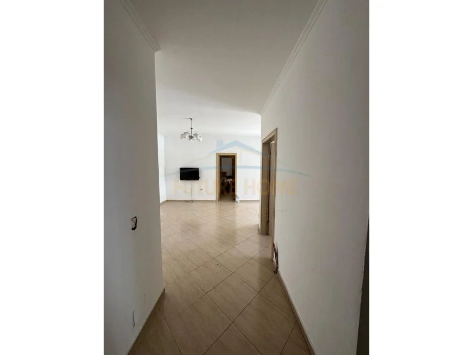 Tirane, shitet apartament 2+1+Aneks+Ballkon Kati 4, 105 m² 200.000 € 