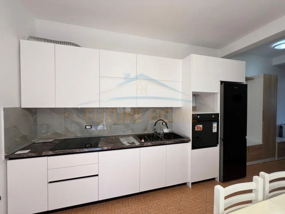 Durres, jepet me qera apartament 2+1 , 86 m² 350 € (Prane Shkolles "Eftali Koci", Durres)