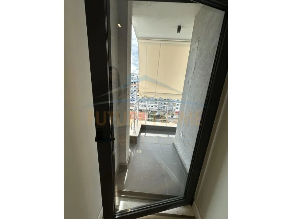 Tirane, jepet me qera apartament 1+1+Aneks+Ballkon Kati 7, 64 m² 450 € (Unaza e Re)