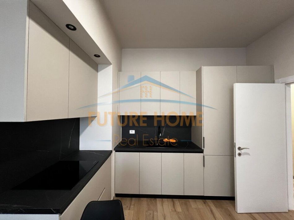Tirane, jepet me qera apartament 1+1 Kati 6, 65 m² 900 € (Ish Parku i Autobuzave)
