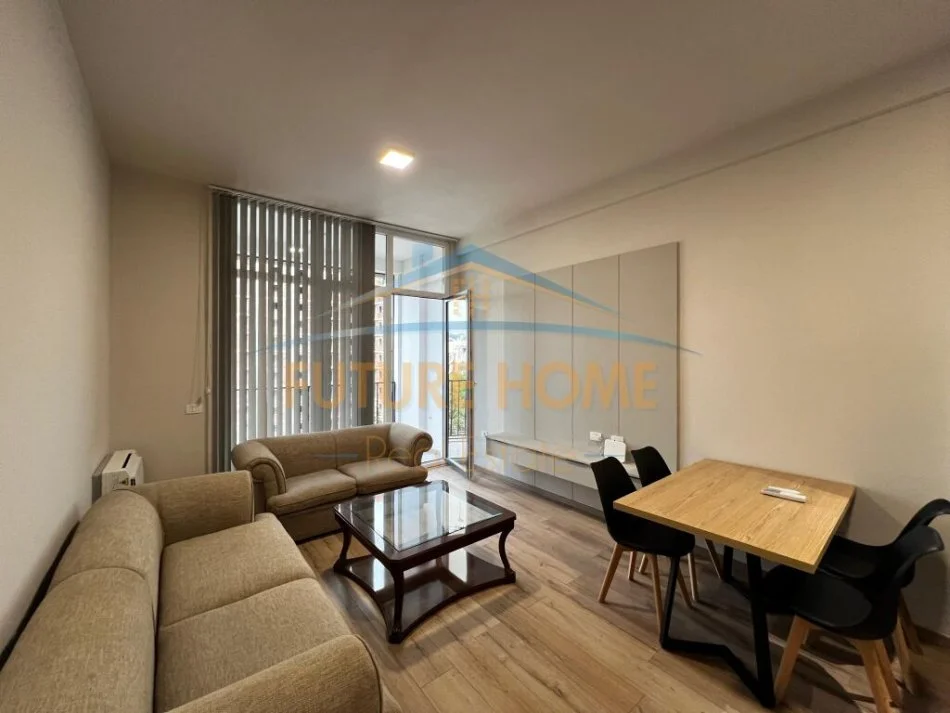 Tirane, jepet me qera apartament 1+1+Ballkon Kati 6, 65 m² 900 € (Ish Parku i Autobuzave)
