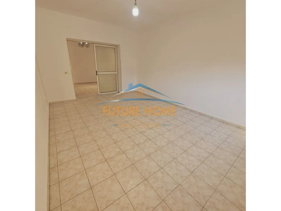 Tirane, shitet apartament 2+1+Aneks+Ballkon Kati 2, 100 m² 135.000 € (BULEVARDI ZHAN D'ARK)