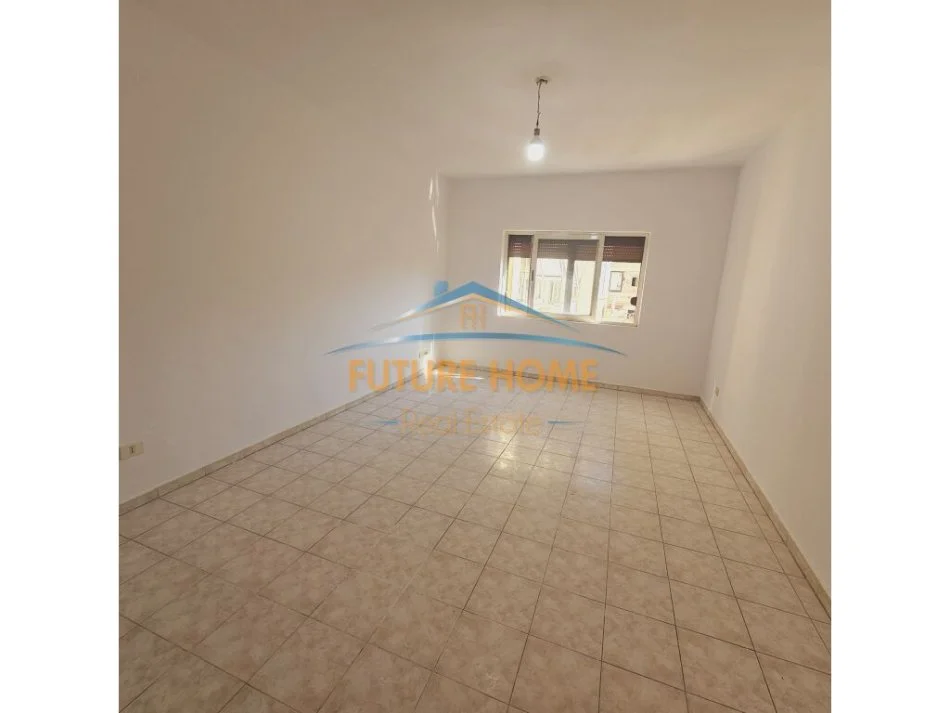 Tirane, shitet apartament 2+1+Aneks+Ballkon Kati 2, 100 m² 135.000 € (BULEVARDI ZHAN D'ARK)