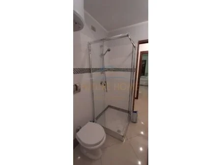 Tirane, jepet me qera apartament 2+1 Kati 3, 80 m² 450 € (Rruga Aleksander Moisiu, Kinostudio, Tirane AREA44671)