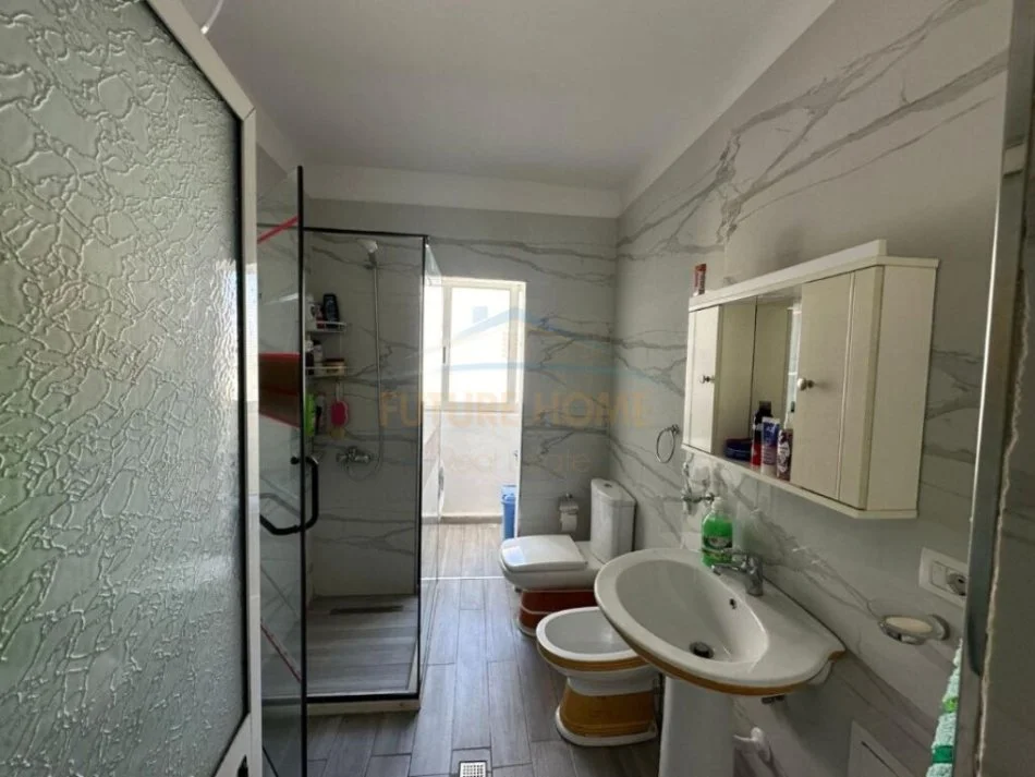 Tirane, shitet apartament 2+1+Aneks+Ballkon Kati 5, 73 m² 97.000 € (PORCELAN)