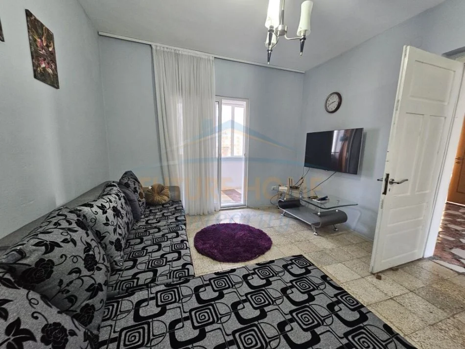 Tirane, jepet me qera apartament 2+1+Ballkon Kati 2, 110 m² 400 € (Tregu Elektrik)